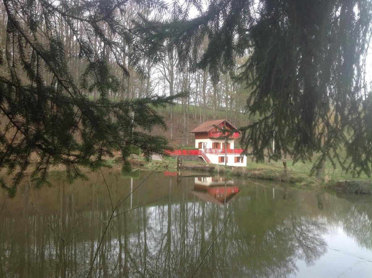 Gite Du Creux De La Goutte Xertigny Exteriör bild